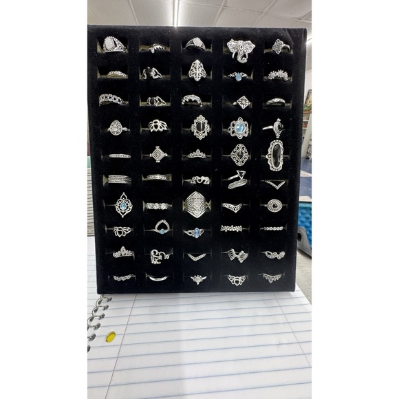 Jewelry - Wholesale Lot Of 50 Rings Costume Silver Onyx Blue In Mixed Sizes